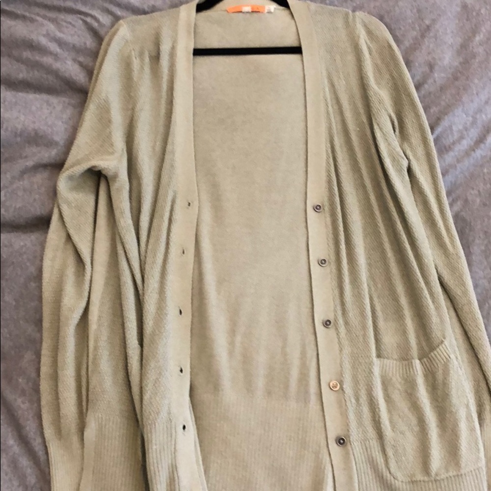 Light green cardigan with pockets